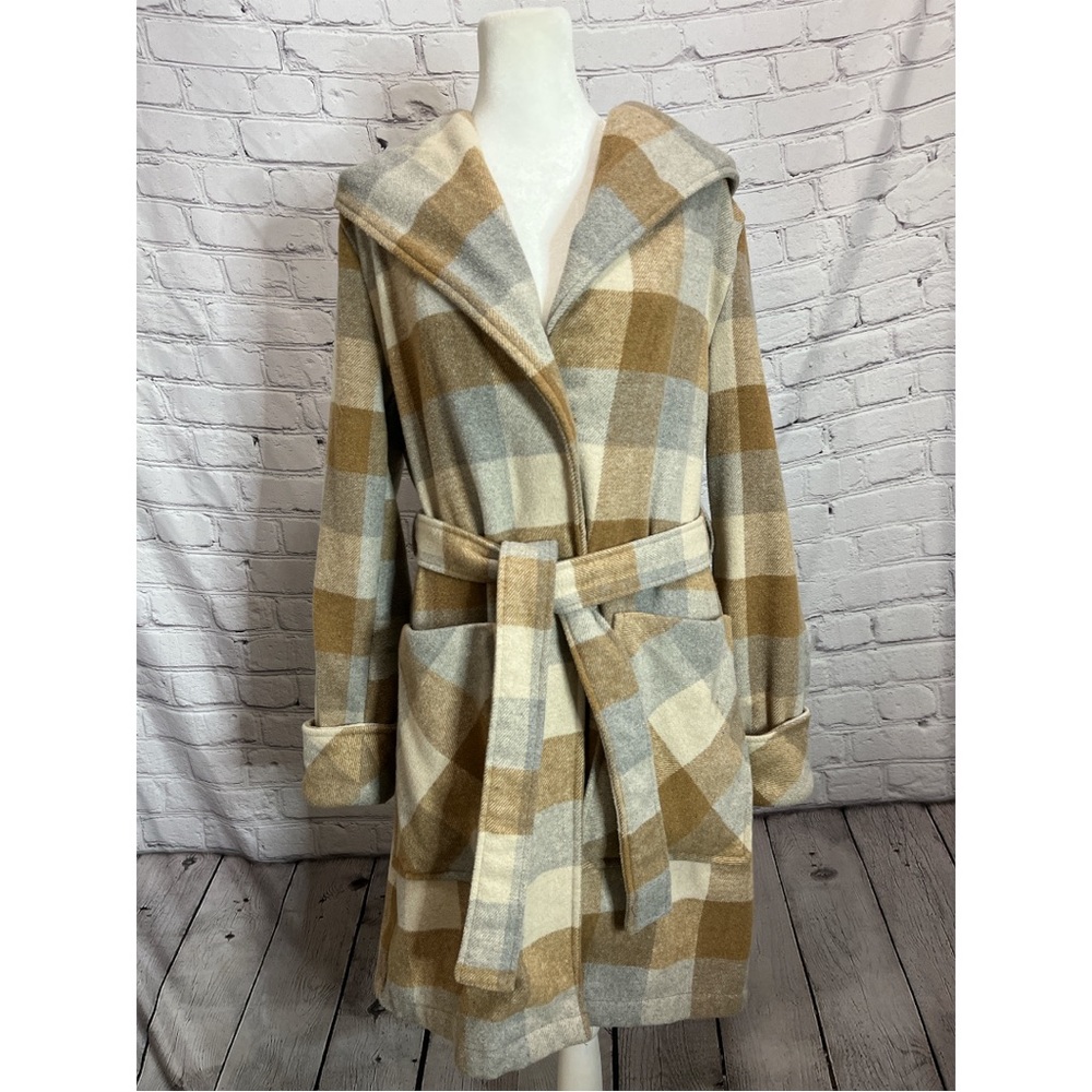 A New Day wool style pea coat with front snap enclosure and belt size medium